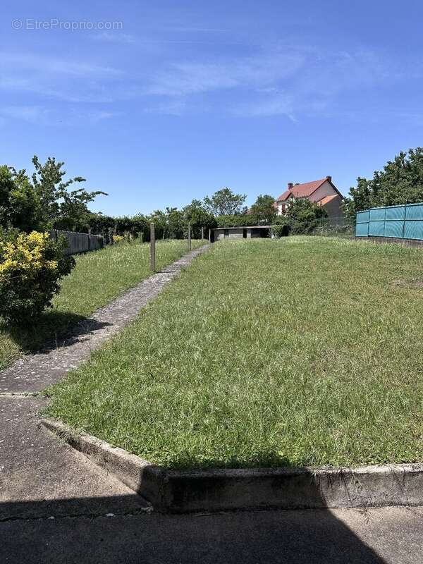 Maison avec jardin et possibilité d'acquisition d'un terrain constructible supplémentaire - photo 2