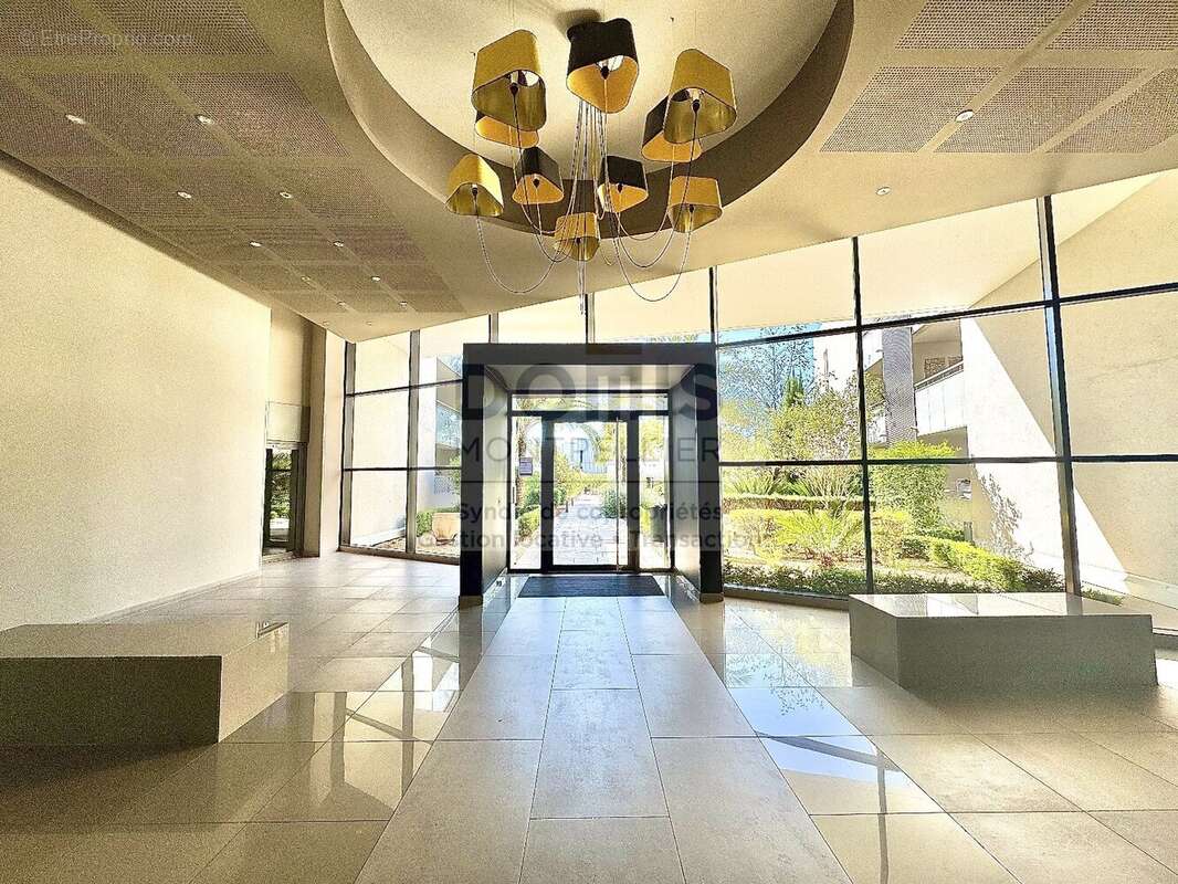 Appartement à LATTES