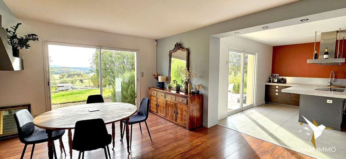 Maison à CORCELLES-EN-BEAUJOLAIS