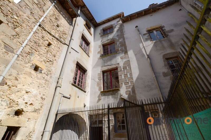 Maison à CONFOLENS