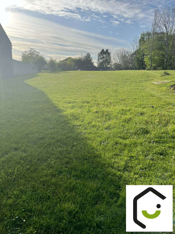 Terrain à REMAUGIES