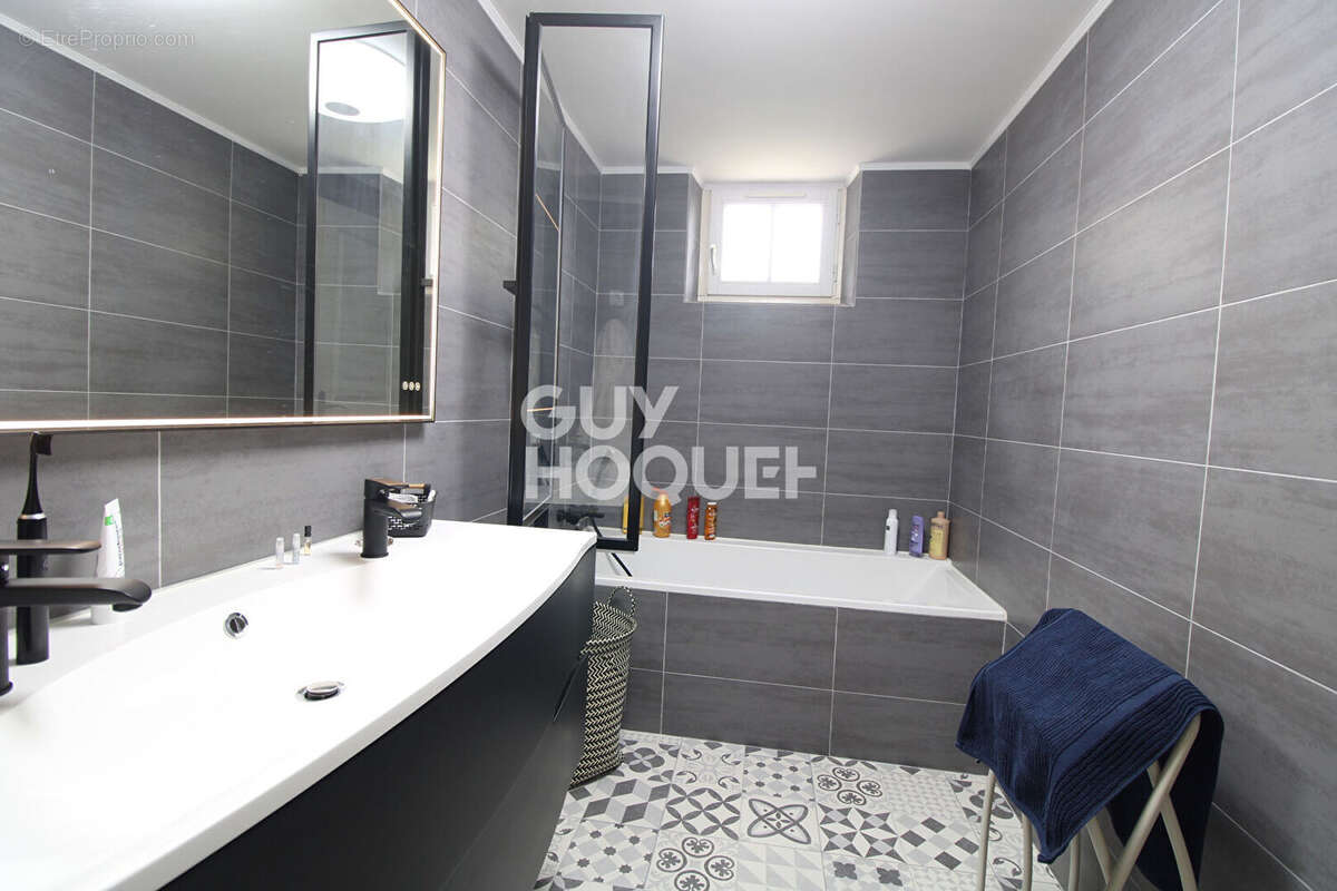 Maison à BRIE-COMTE-ROBERT