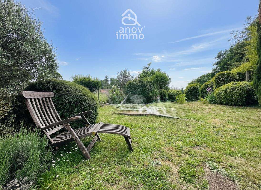 Maison de charme avec jardin intime, terrasse et atelier   E - photo 17