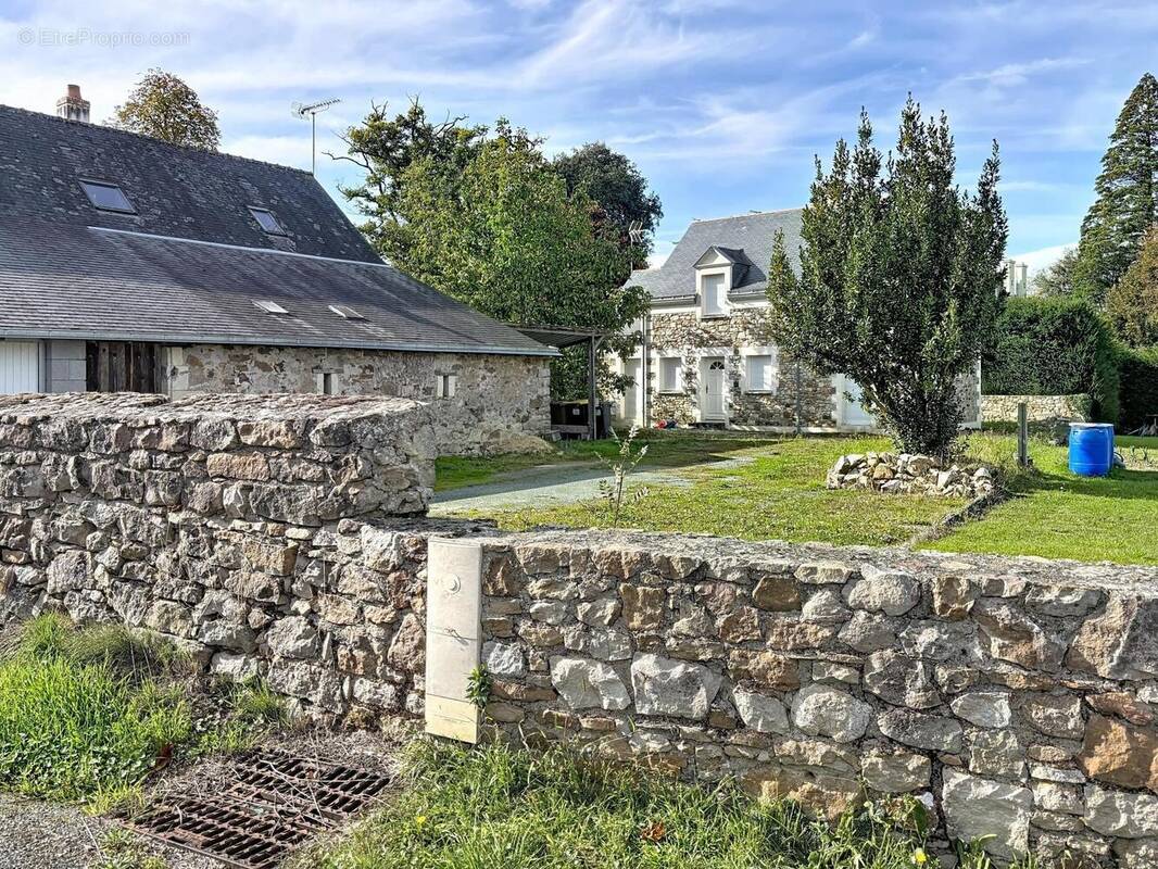 Photo 1 - Maison à SAINT-SULPICE