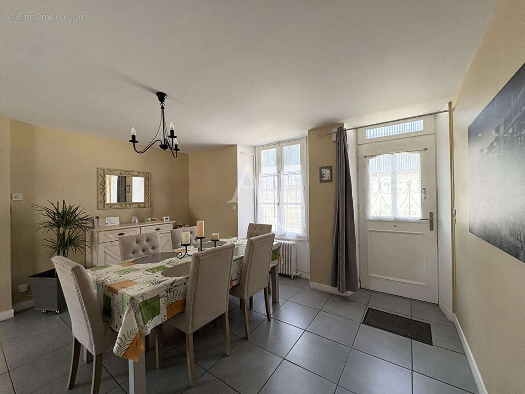 Maison de village avec piscine - Proche DOURDAN (91410) - 10 pièce(s) 240 m2 - photo 3