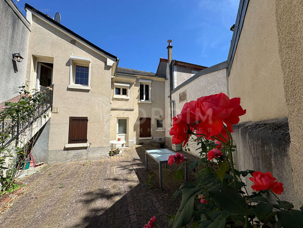 Maison à COSNE-COURS-SUR-LOIRE