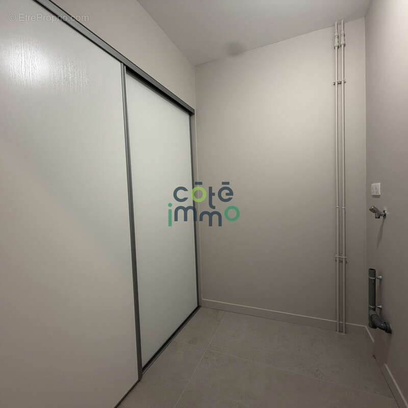 A vendre thonon centre ville appartement t3 entierement renove avec vue sur le lac - photo 12
