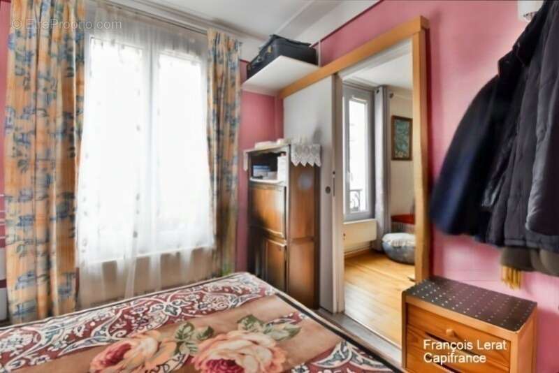 Appartement à vendre 2 pièces avec cave PARIS 17EME ARRONDISSEMENT (75) - rue Guy Môquet - 34 m2 Loi Carrez - 315 000 € honorair - photo 3