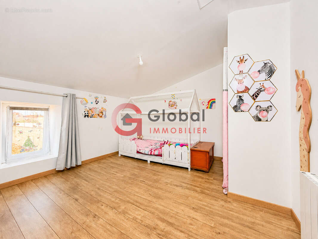 Longère rénovée 5 chambres avec terrain et étang - photo 9