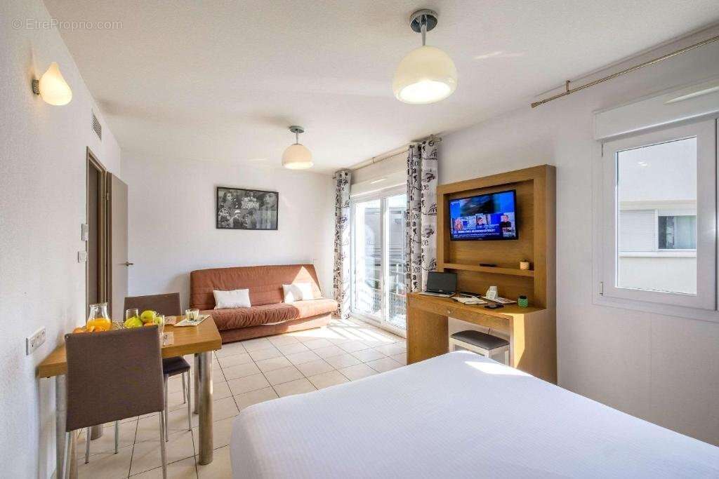 INVESTISSEMENT LOCATIF  ANTIBES  Résidence Etudiante Le Maestria  6.01 % de rentabilité - photo 2