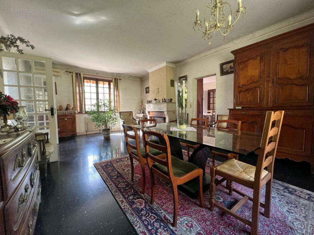 Maison à POLIGNY