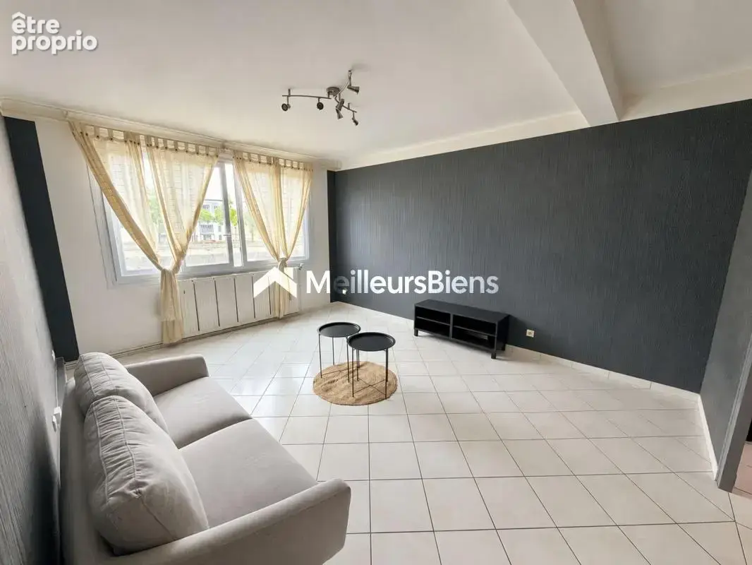 LAVAL - Vue sur La Mayenne - Appartement 2 chambres avec cave - photo 2