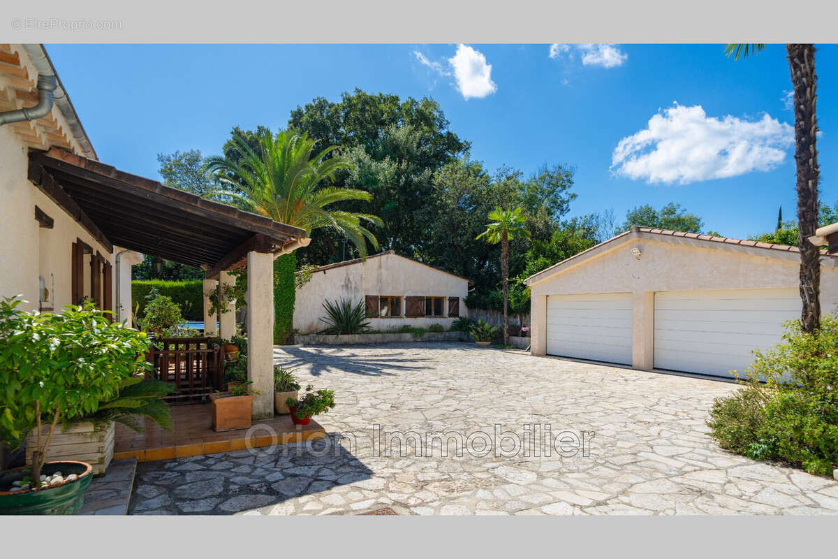 Maison à MANDELIEU-LA-NAPOULE