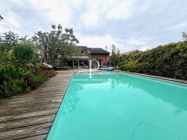 Maison à LE BOUSCAT