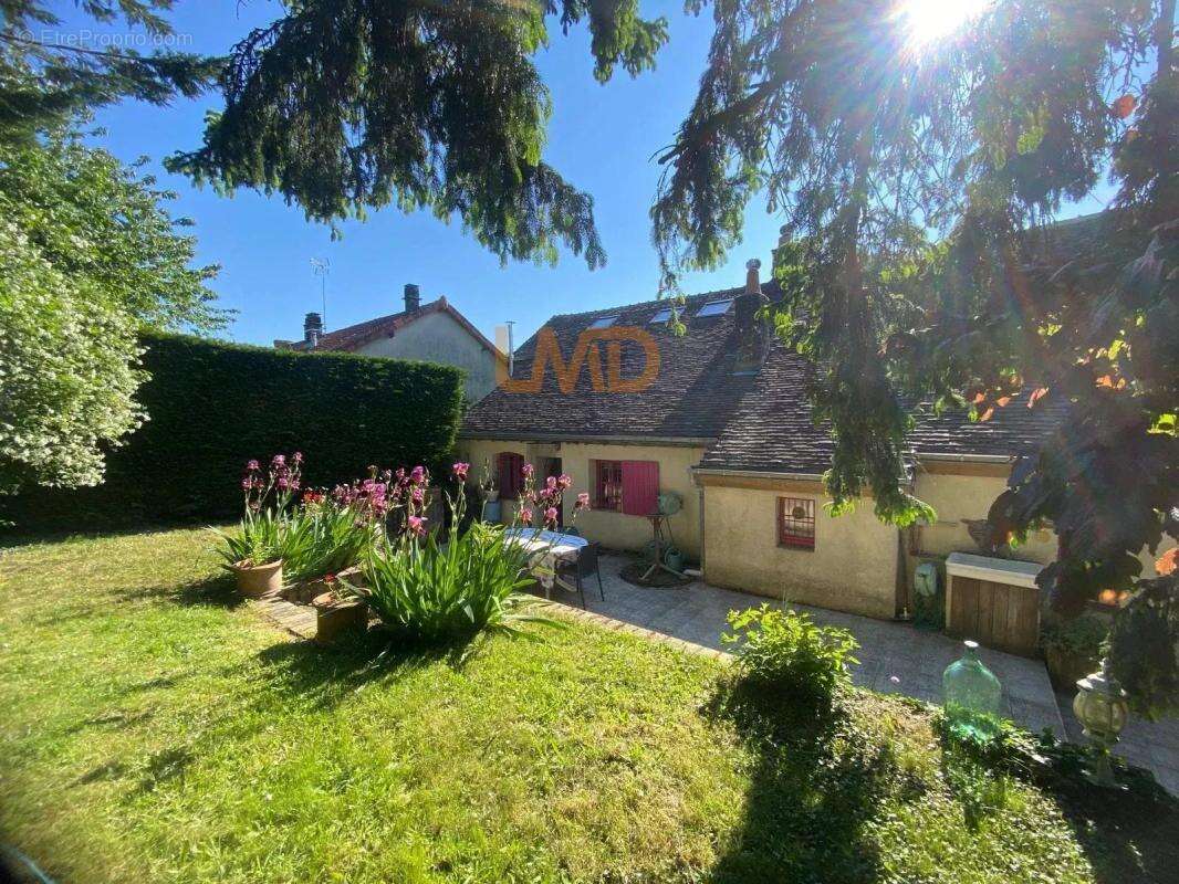 Maison à SOUDAY
