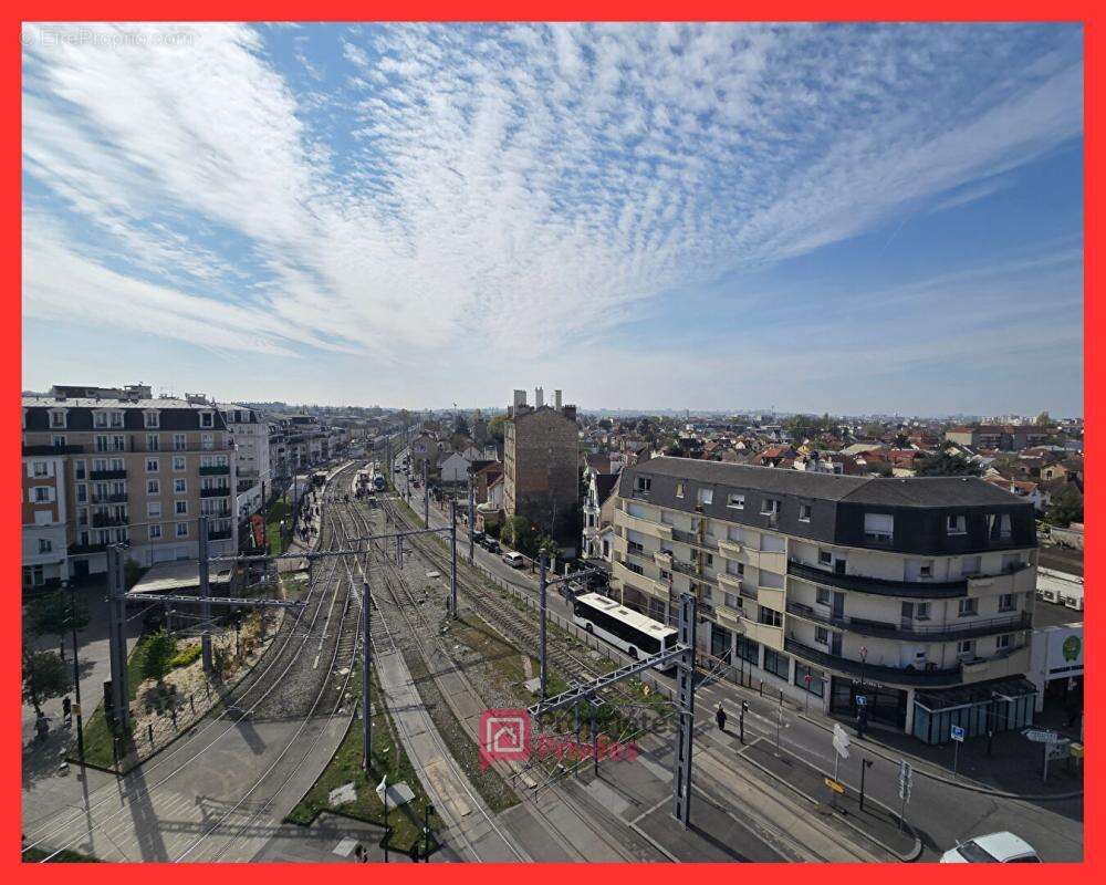 Appartement à LES PAVILLONS-SOUS-BOIS