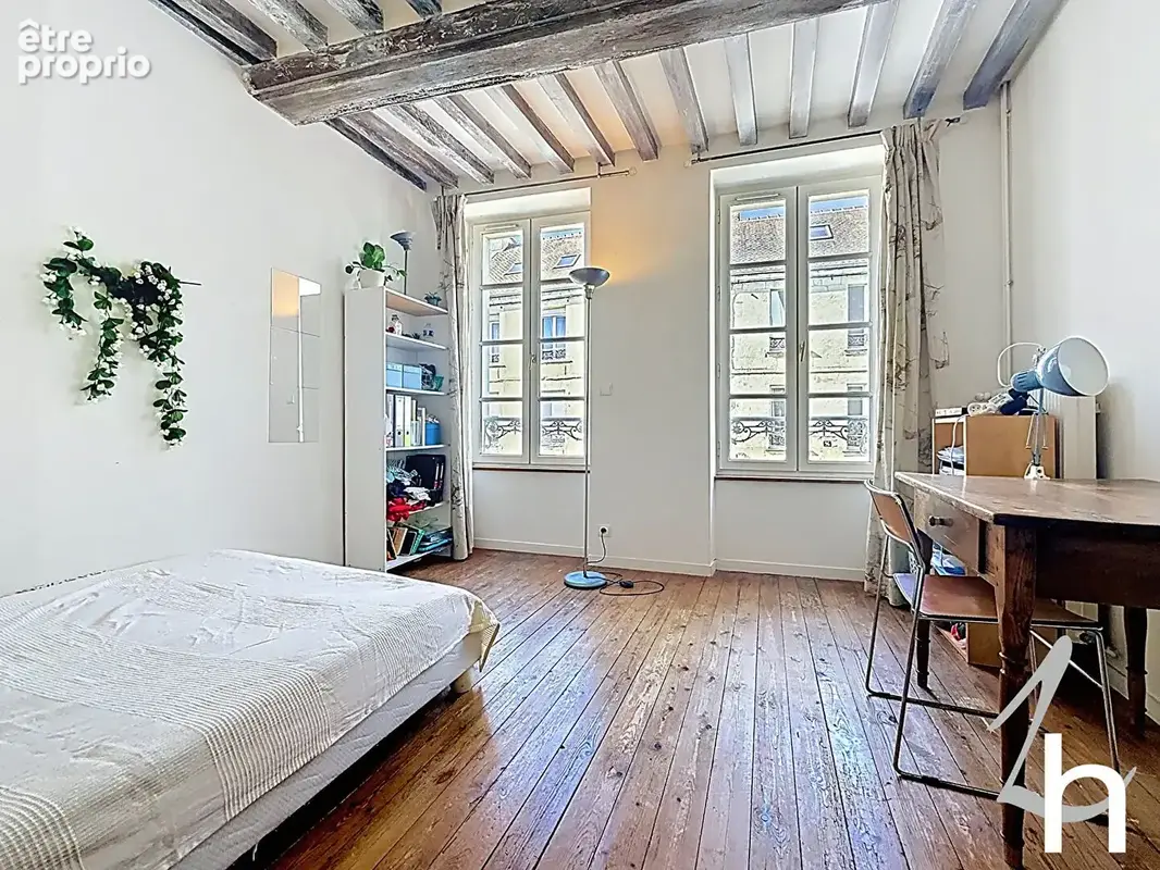 Maison ancienne - 5 chambres - bureau - cour - terrasse -  rare sur le marche - photo 9