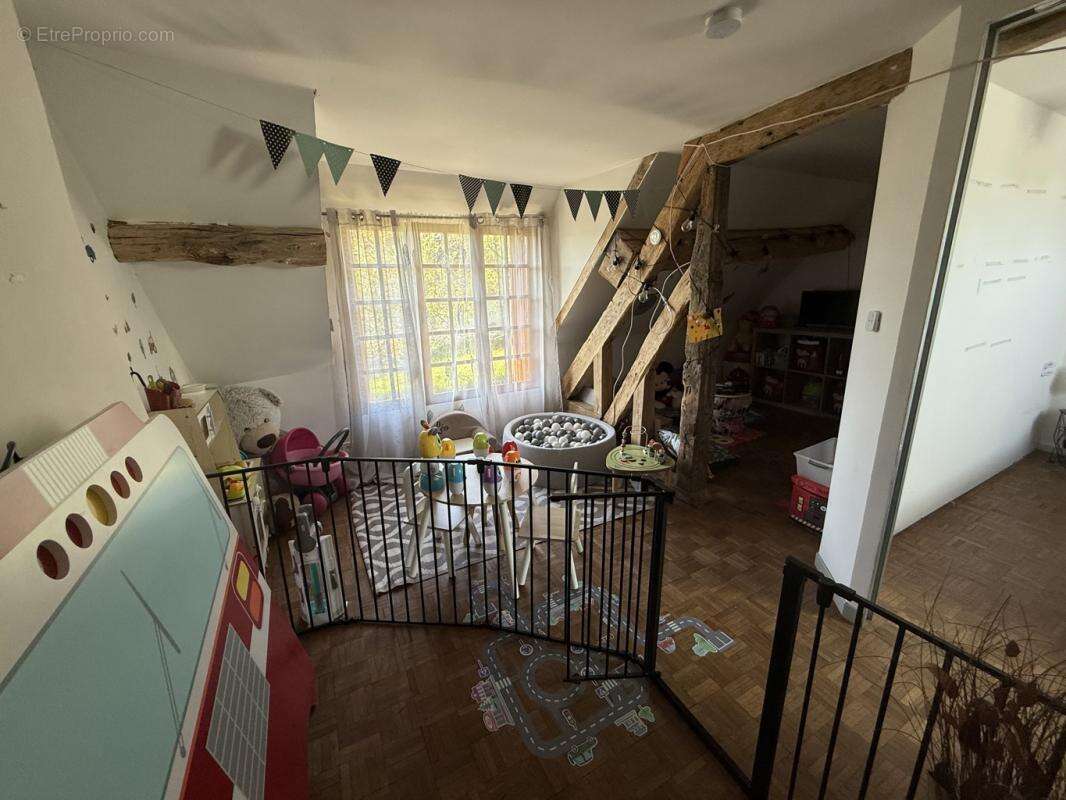 Maison à COLONARD-CORUBERT