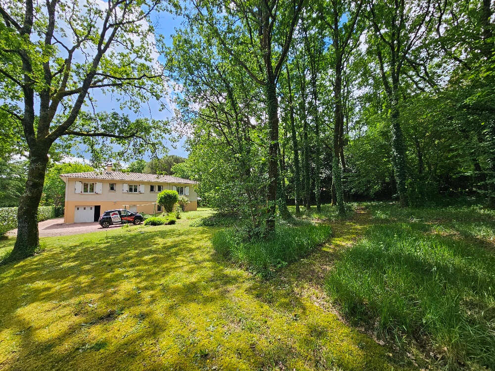 Maison à MOUTHIERS-SUR-BOEME