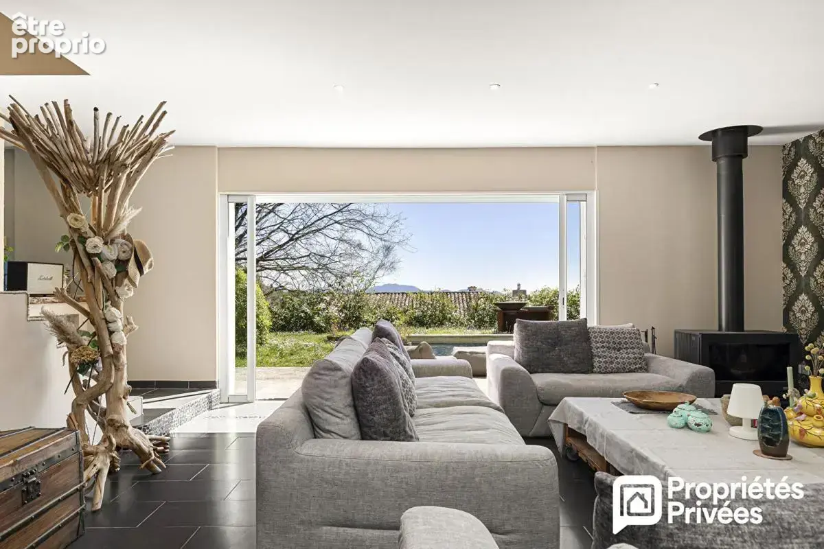 Villa avec piscine, jolie dépendance et vue dégagée - photo 4