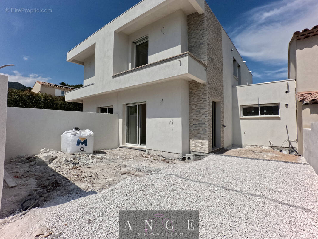 Maison à LA FARLEDE