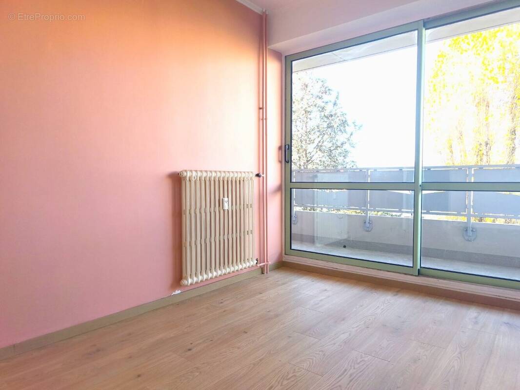 Appartement à LE PEAGE-DE-ROUSSILLON