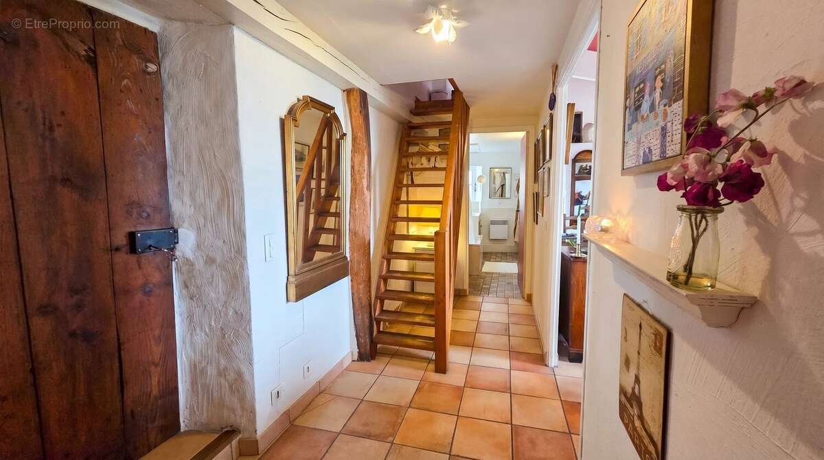 Appartement à FAYENCE