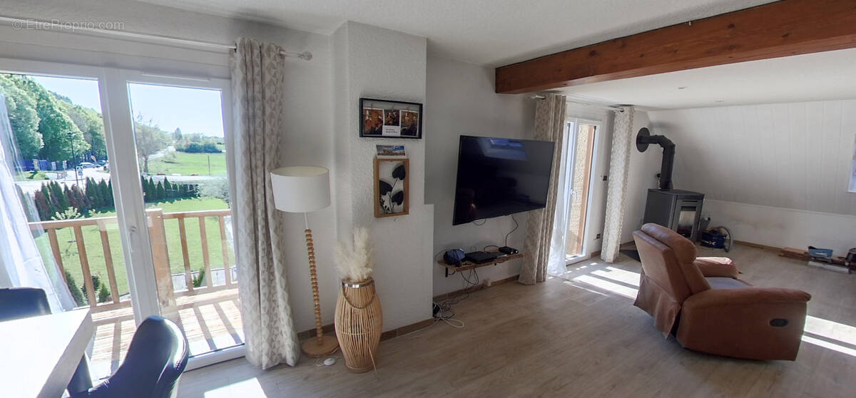 Appartement à CROTS