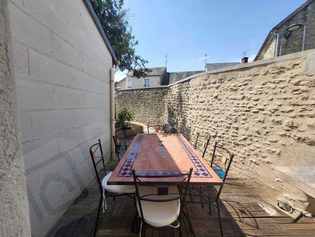 Sermaises centre, Maison en pierre 3 chambres, cour, garage - photo 13