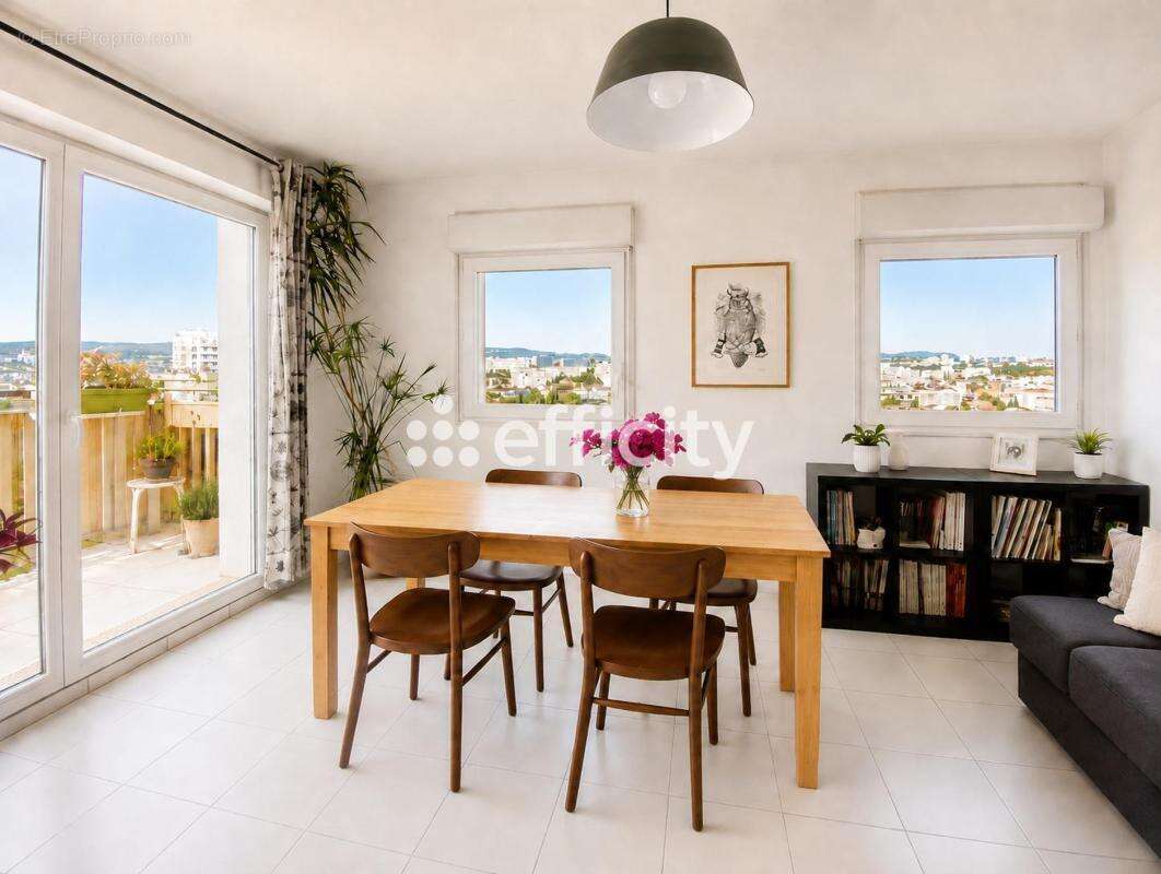 Appartement à MARSEILLE-3E
