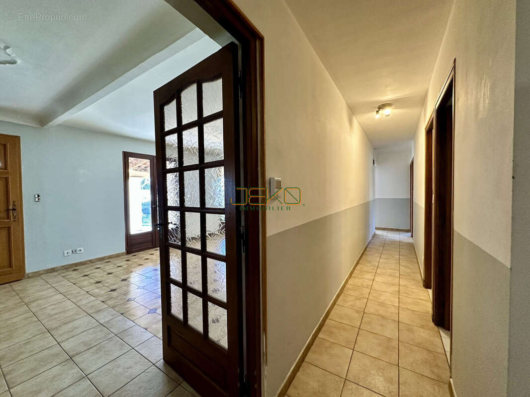 Maison 108 m² à Uzes  - photo 6