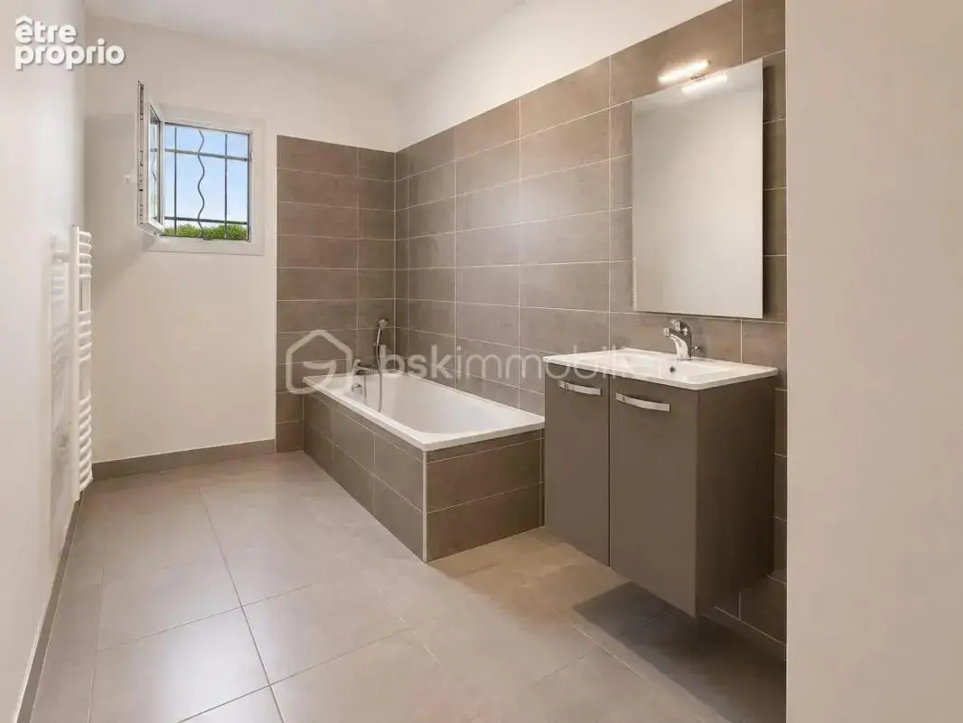 Maureilhan – villa récente 3 chambres avec garage, terrasse et terrain piscinable - photo 13