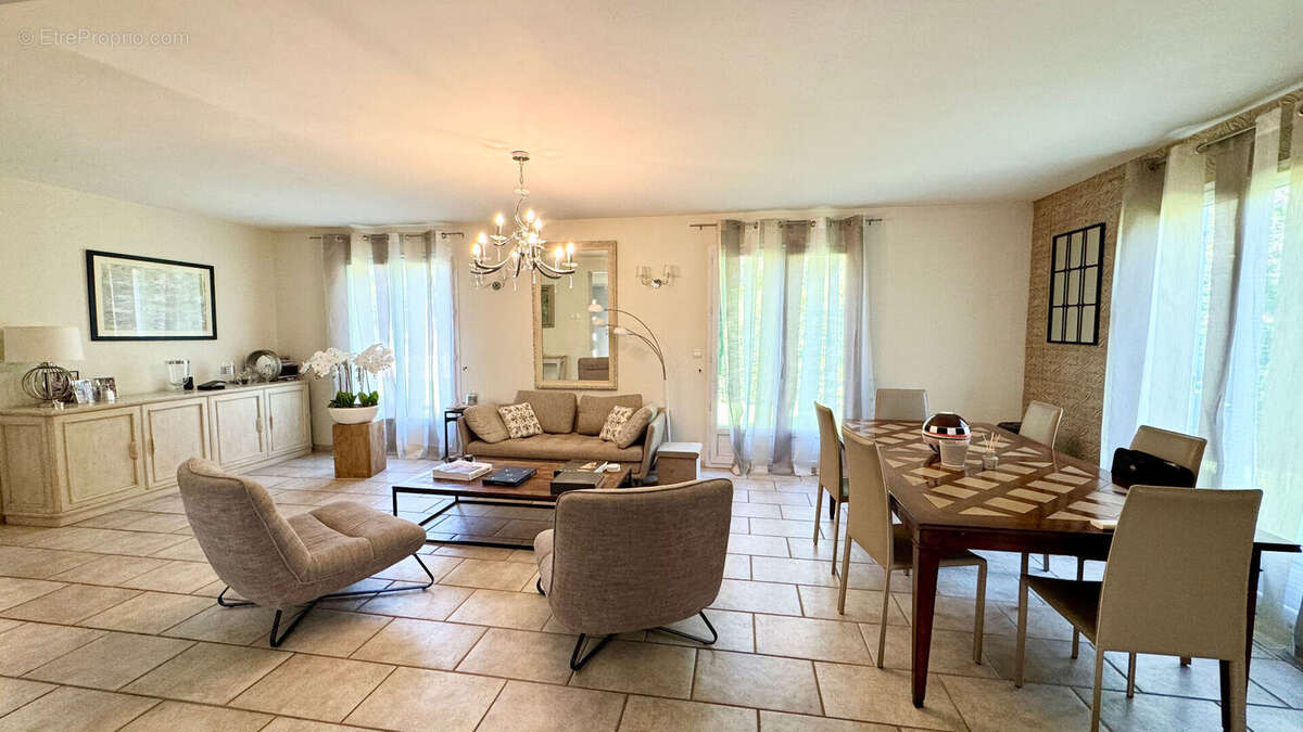 BOUC BEL AIR - Bastide type 6 de 200m² sur 4000 m² de terrain - photo 6