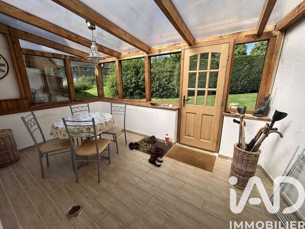 Maison 195 m² à Rouillac  - photo 5