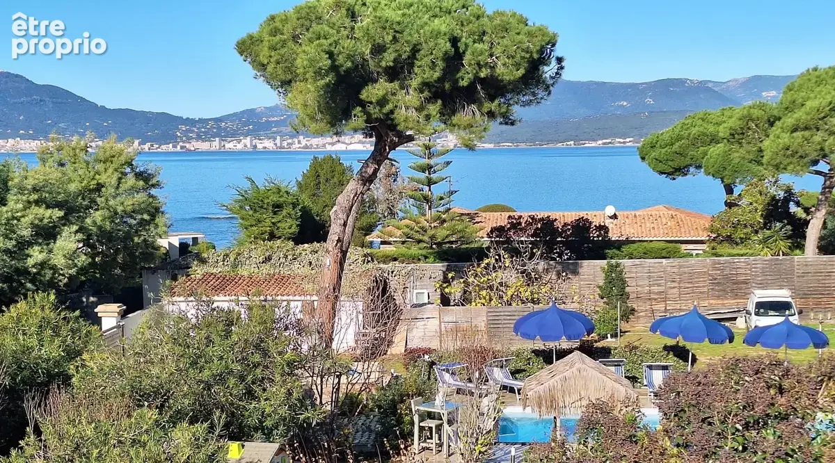 Porticcio propriété  de 500m2 - en bord de mer - photo 3