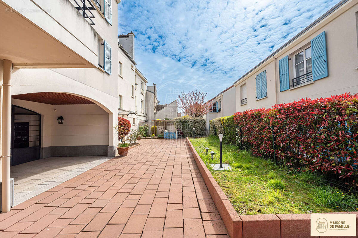 Appartement à HOUILLES