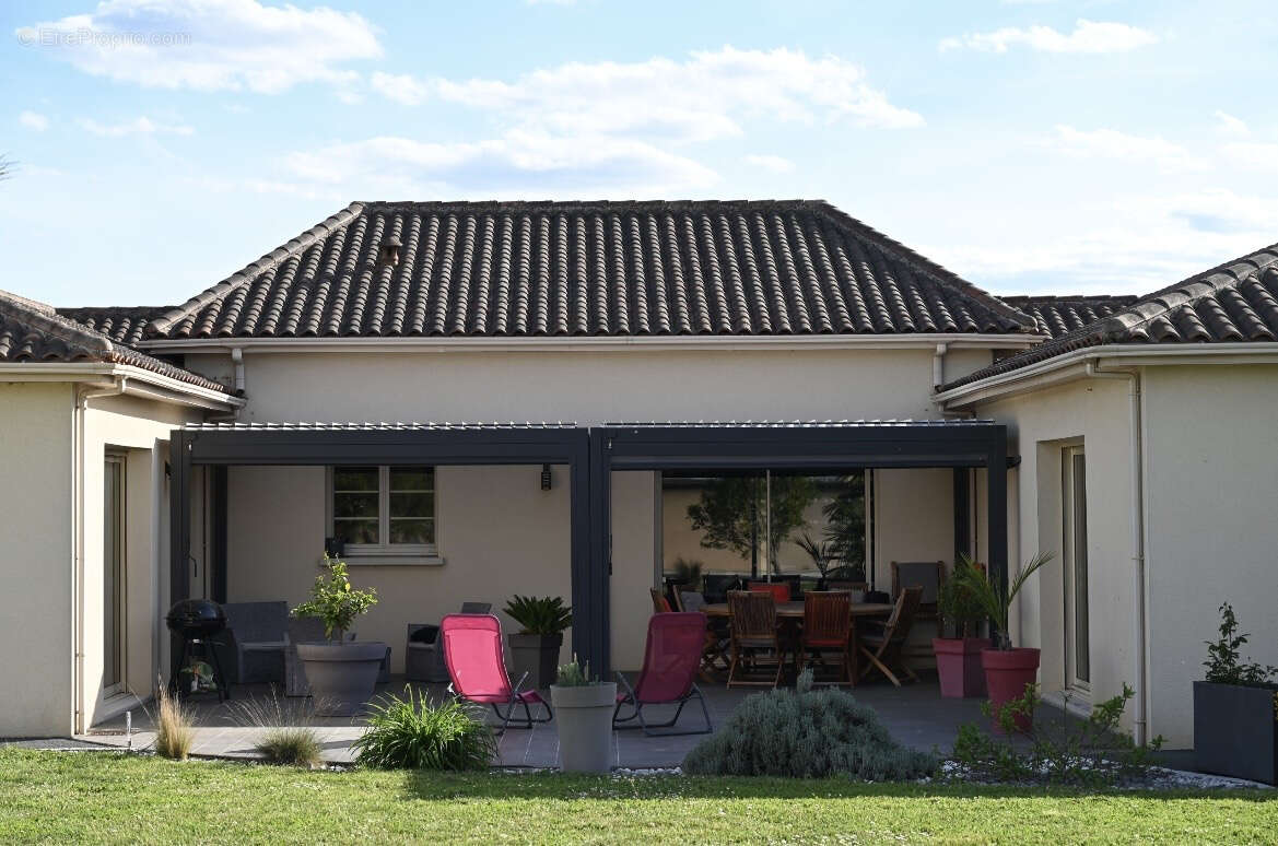 Propriété d'exception de plain-pied avec piscine - Availles- - photo 3