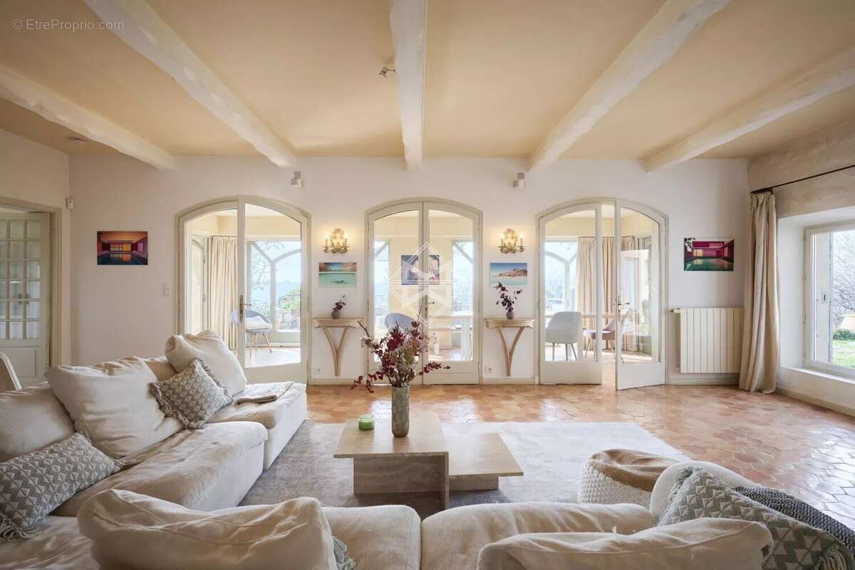 Maison à MONTAUROUX