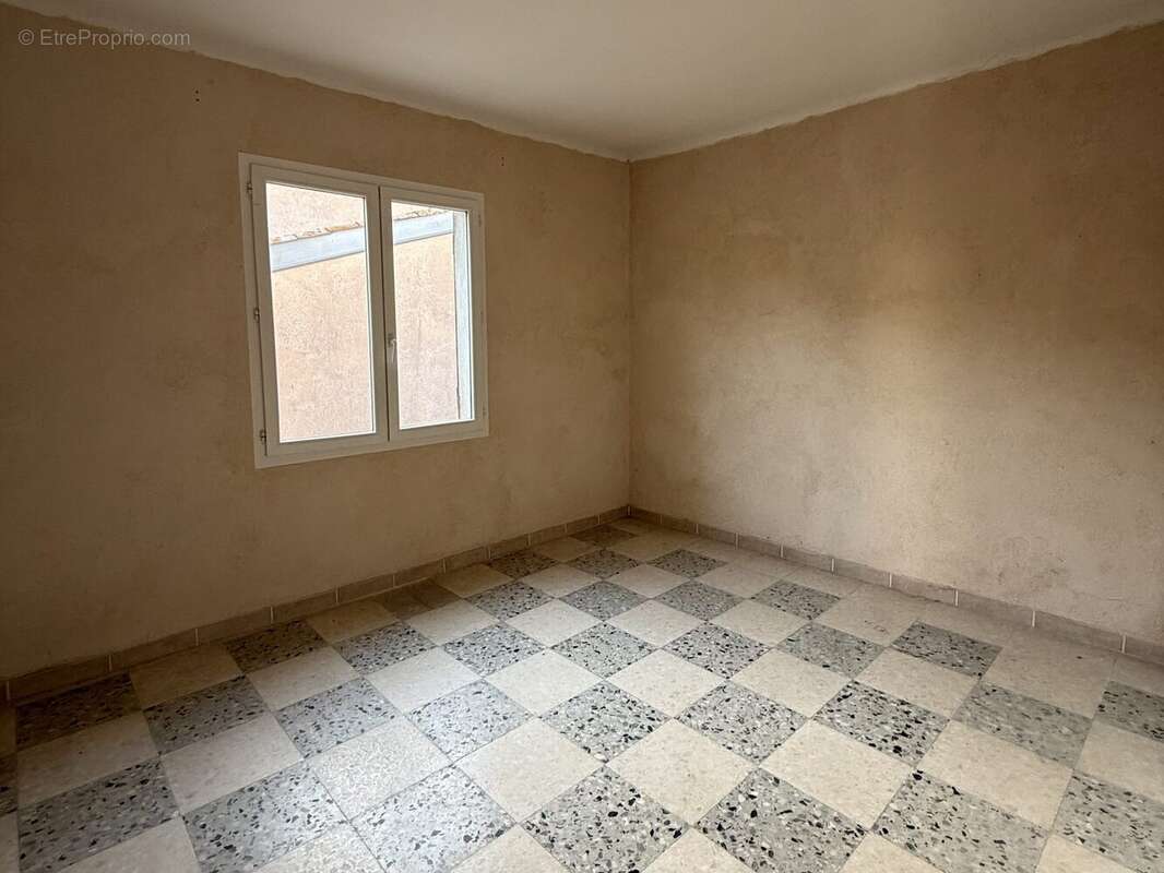 Maison 4 pièces 73 m² à vendre à Trets (13530) - photo 8