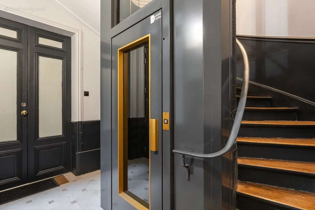 Appartement à PARIS-9E