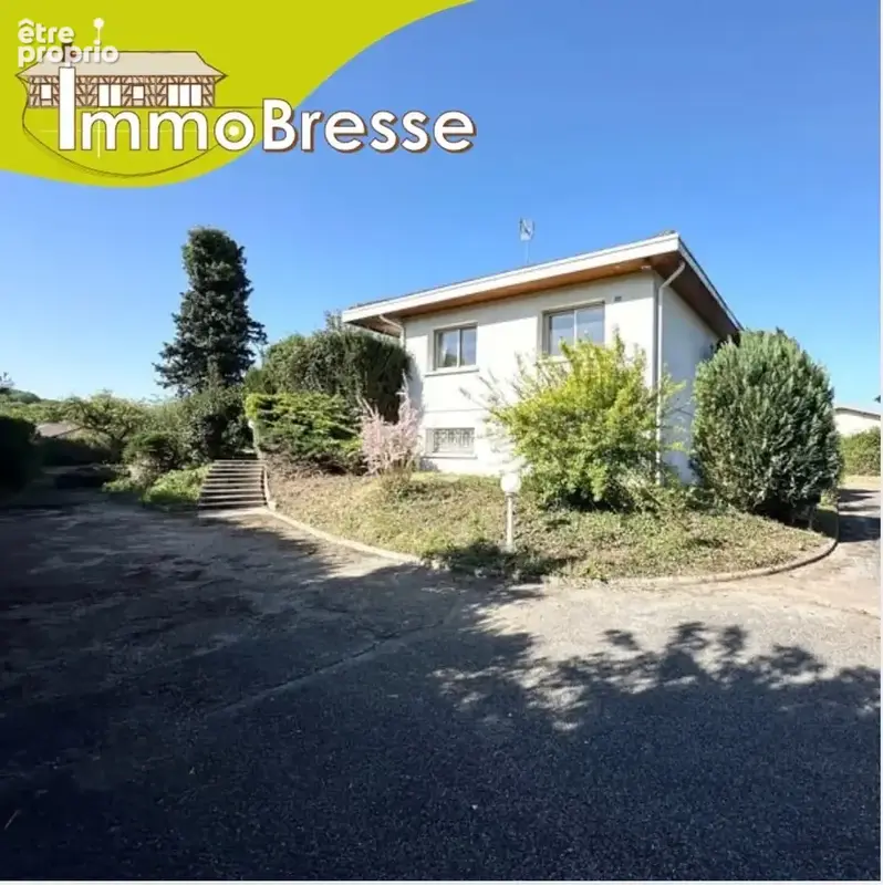 Maison de 180 m² dont 118 m² pour la partie principale, édifiée sur 2 509 m² de terrain - Maison à BOURG-EN-BRESSE
