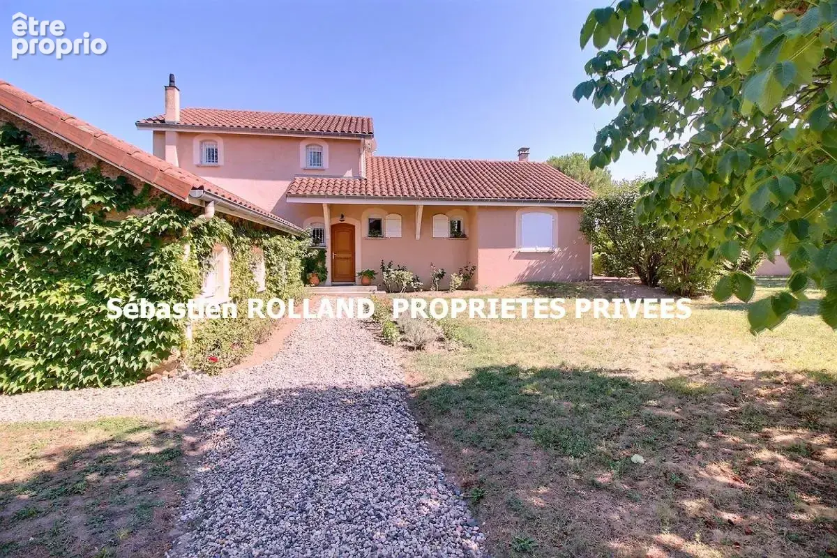 BOISSET LES MONTROND 42210 Maison de style Méditerranéen 171.5 m² 4 chambres 5900m² de terrain Clos - photo 2