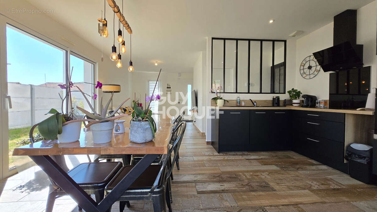 Maison à SAINT-HILAIRE-DE-RIEZ