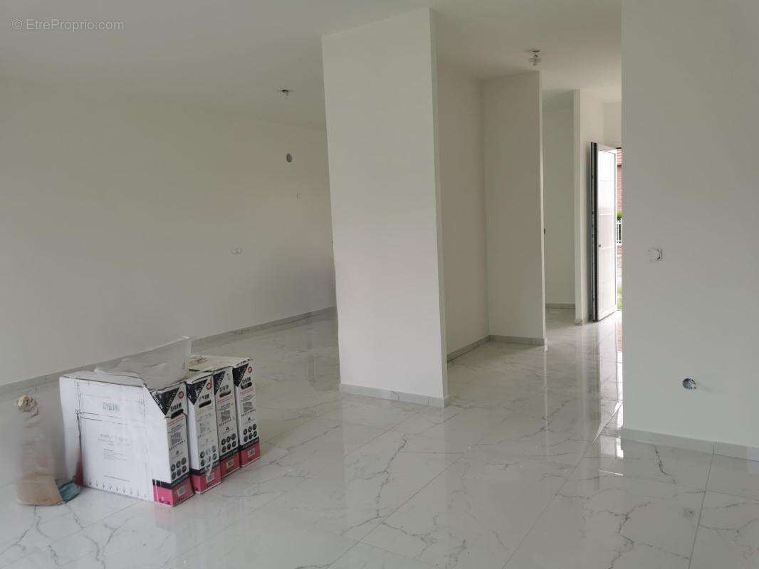 Maison à RESSONS-SUR-MATZ