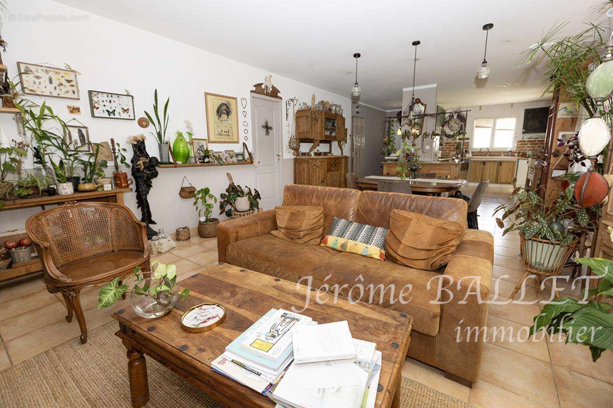 Maison 146 m² à Realmont  - photo 8
