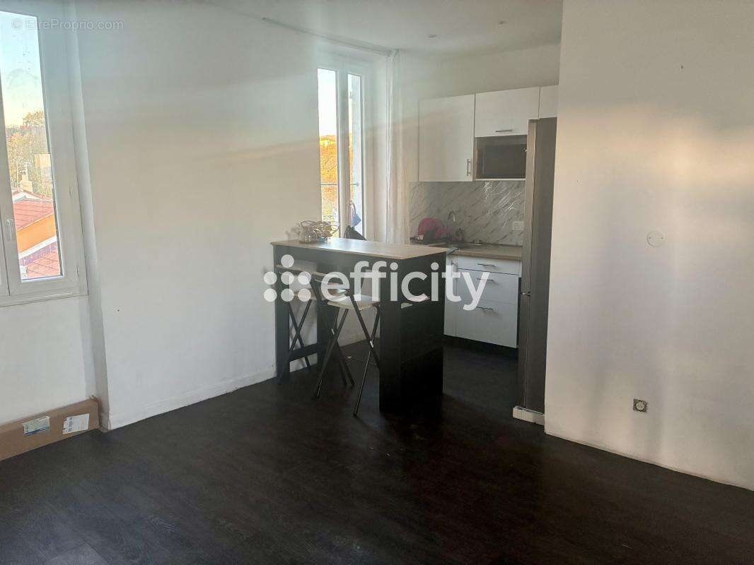 Appartement à MARSEILLE-15E