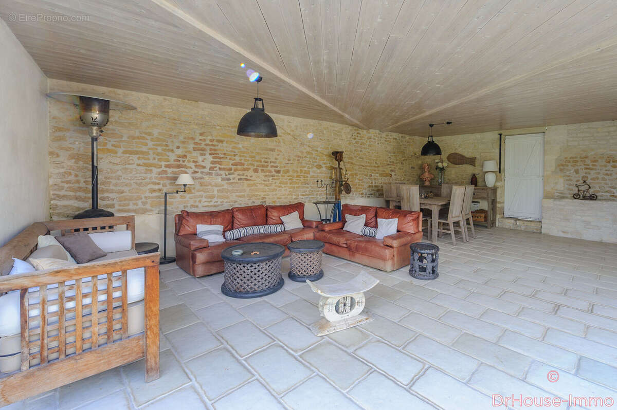 Maison à THAIRE