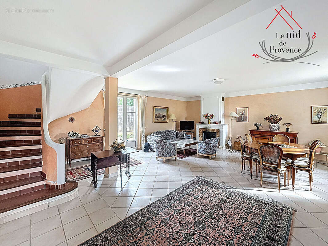 Maison à PERNES-LES-FONTAINES