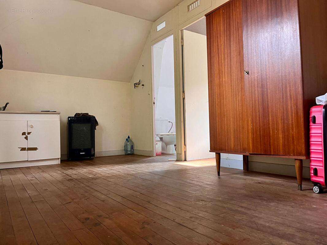Maison 65 m²  avec 2 chambres + maisonnette à rénover - photo 11