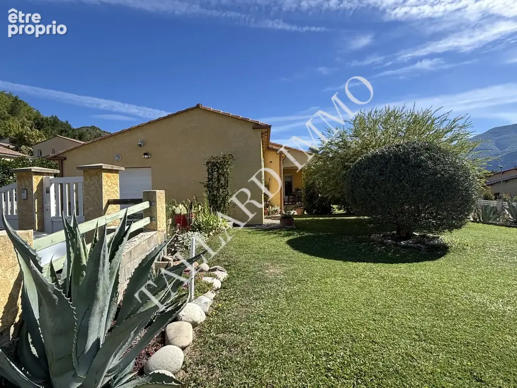 La Saulce, villa de plain-pied, T 4 + garage sur terrain 781 m2. - photo 2